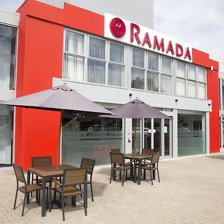 Отель Ramada Милтон-Кейнс Экстерьер фото